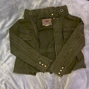 This is a B.B.Dakota jacket, it is a a women’s large